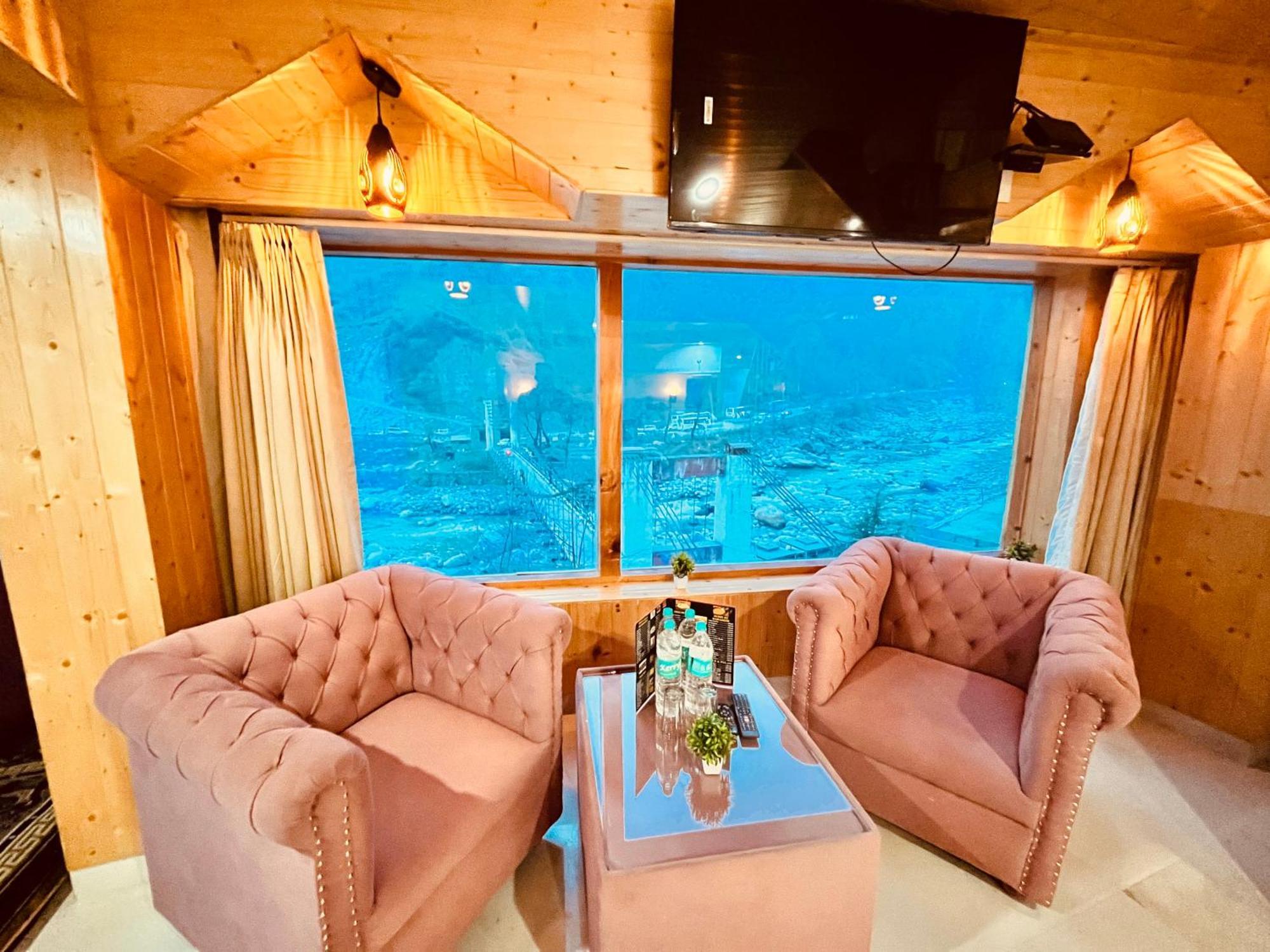 Himalayan Fort Resort, Manali - ! Riverside Property !! Big Lawn With Bonfire !! Best Selling !! Scenic River & Mountais View !! Big Parking !! Luxury Balcony Rooms !! Playing Zone !! Property Of The Year ! M 98160-43600 ภายนอก รูปภาพ