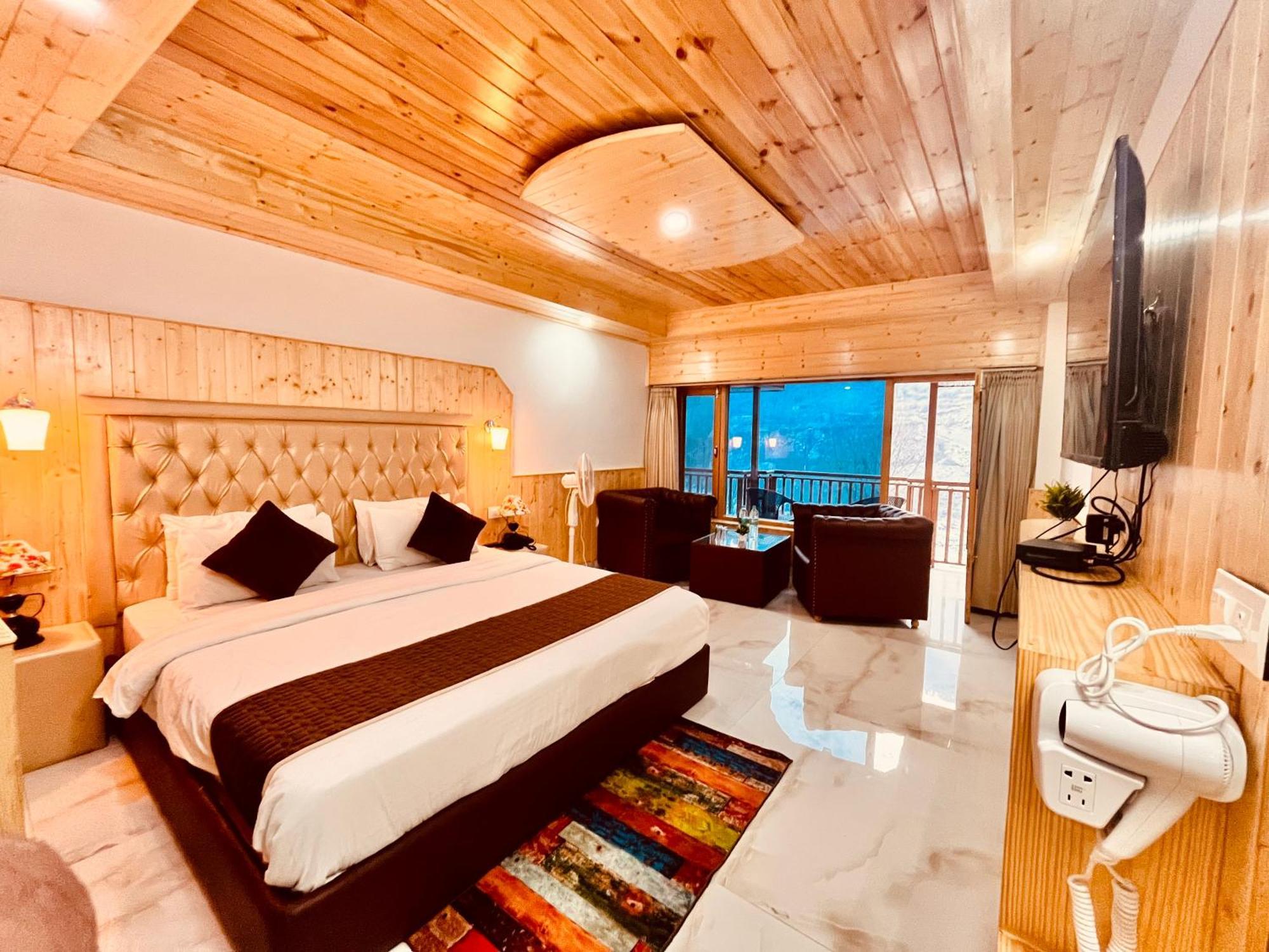 Himalayan Fort Resort, Manali - ! Riverside Property !! Big Lawn With Bonfire !! Best Selling !! Scenic River & Mountais View !! Big Parking !! Luxury Balcony Rooms !! Playing Zone !! Property Of The Year ! M 98160-43600 ภายนอก รูปภาพ