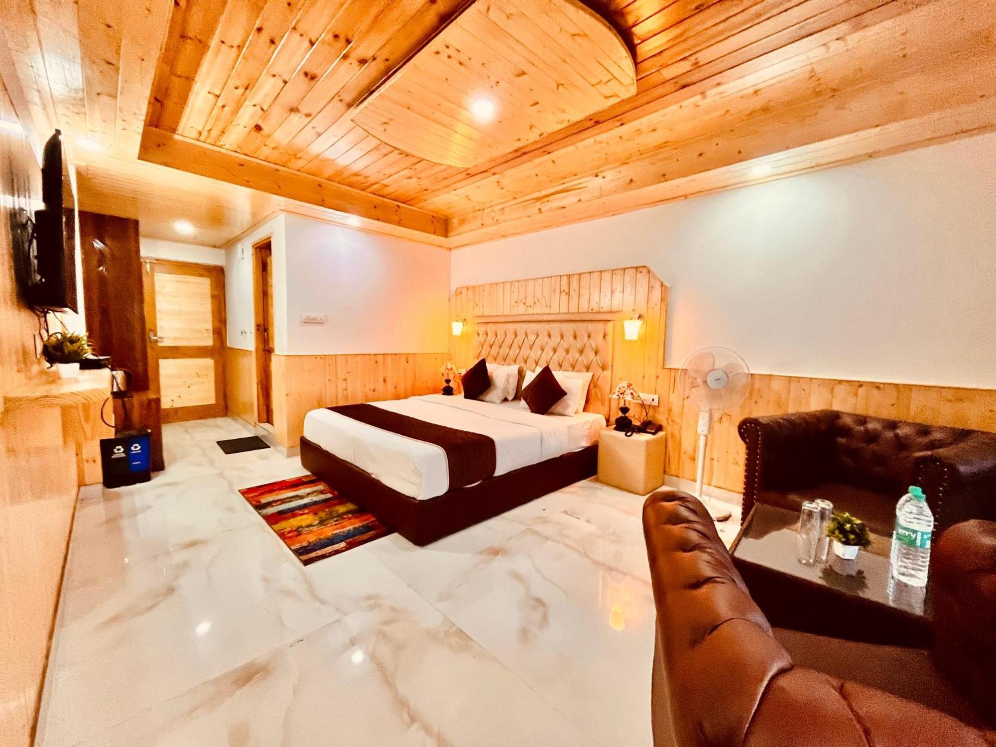Himalayan Fort Resort, Manali - ! Riverside Property !! Big Lawn With Bonfire !! Best Selling !! Scenic River & Mountais View !! Big Parking !! Luxury Balcony Rooms !! Playing Zone !! Property Of The Year ! M 98160-43600 ภายนอก รูปภาพ